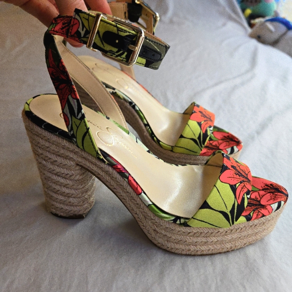 Jessica Simpson Symia Tropical Lily Floral Strap Raffia Block Heels 7.5